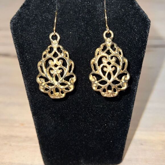 Moroccan Style Gold Tone Filagree Dangle Earrings - Picture 1 of 6